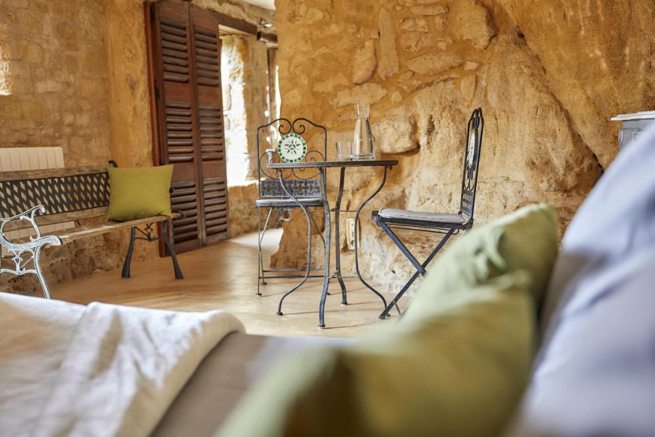 Domaine De Cantegrel - Gites De Charme Et Suite Troglodyte En Perigord ヴィトラック エクステリア 写真