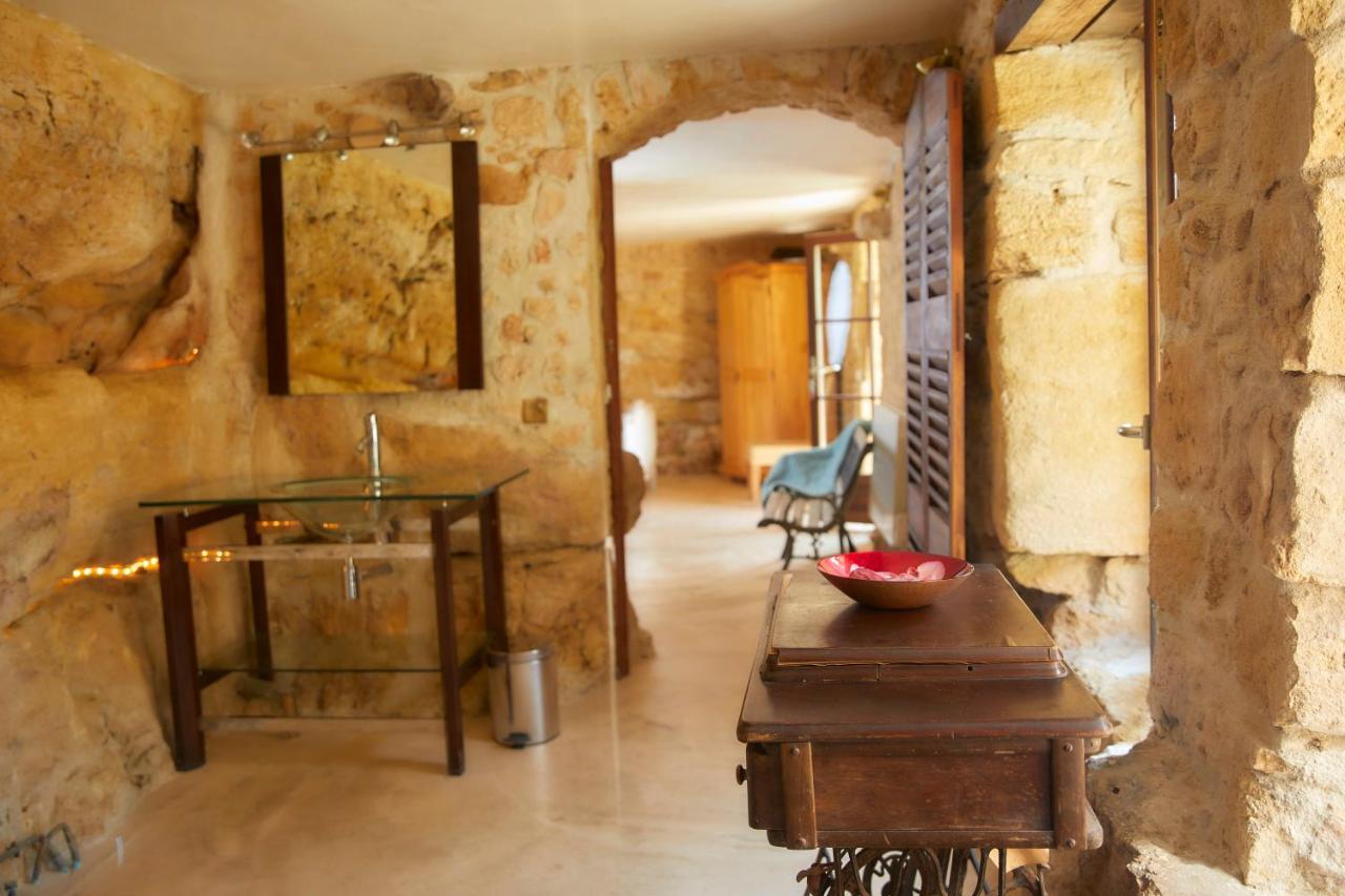 Domaine De Cantegrel - Gites De Charme Et Suite Troglodyte En Perigord ヴィトラック エクステリア 写真