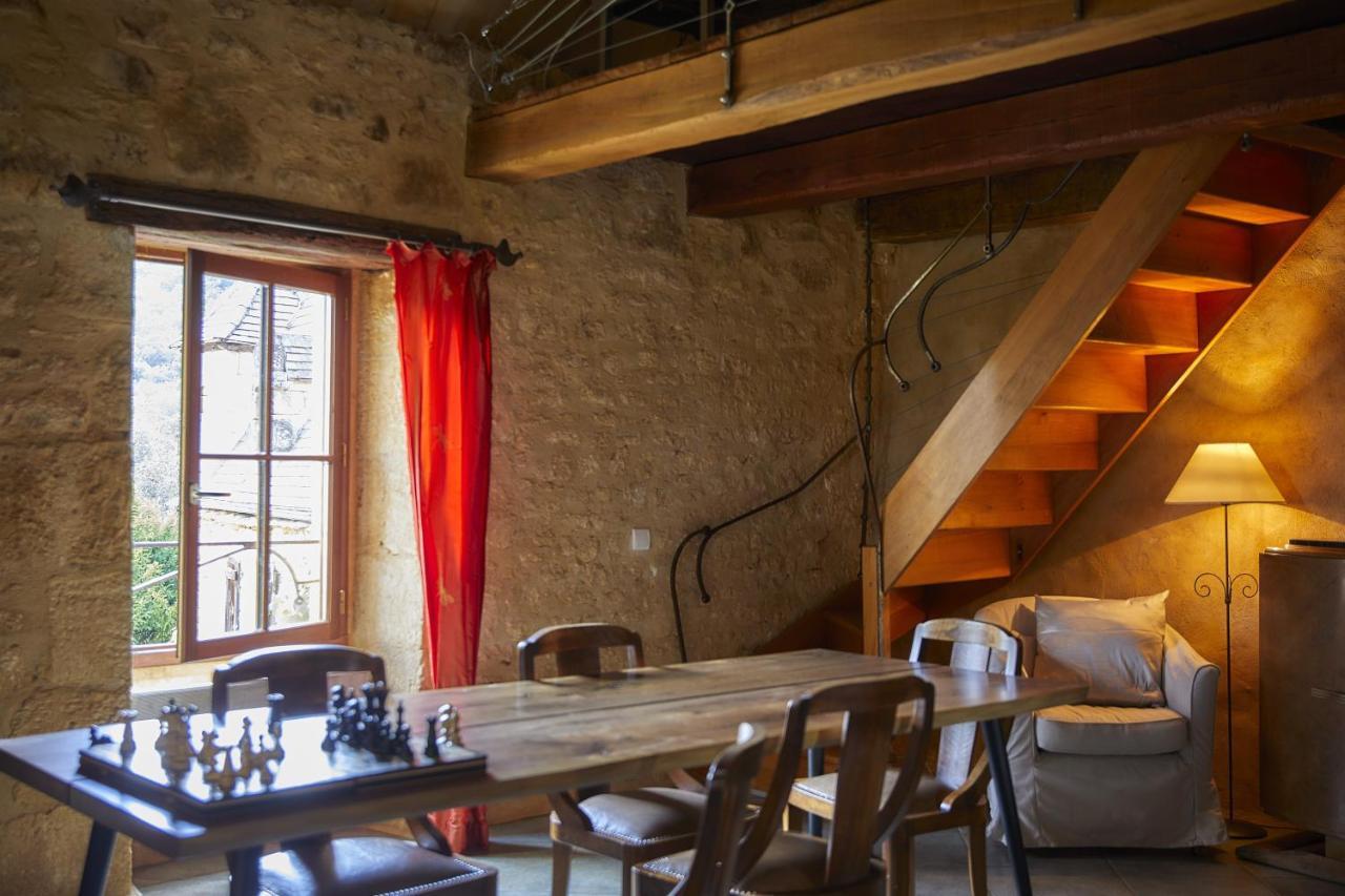 Domaine De Cantegrel - Gites De Charme Et Suite Troglodyte En Perigord ヴィトラック エクステリア 写真