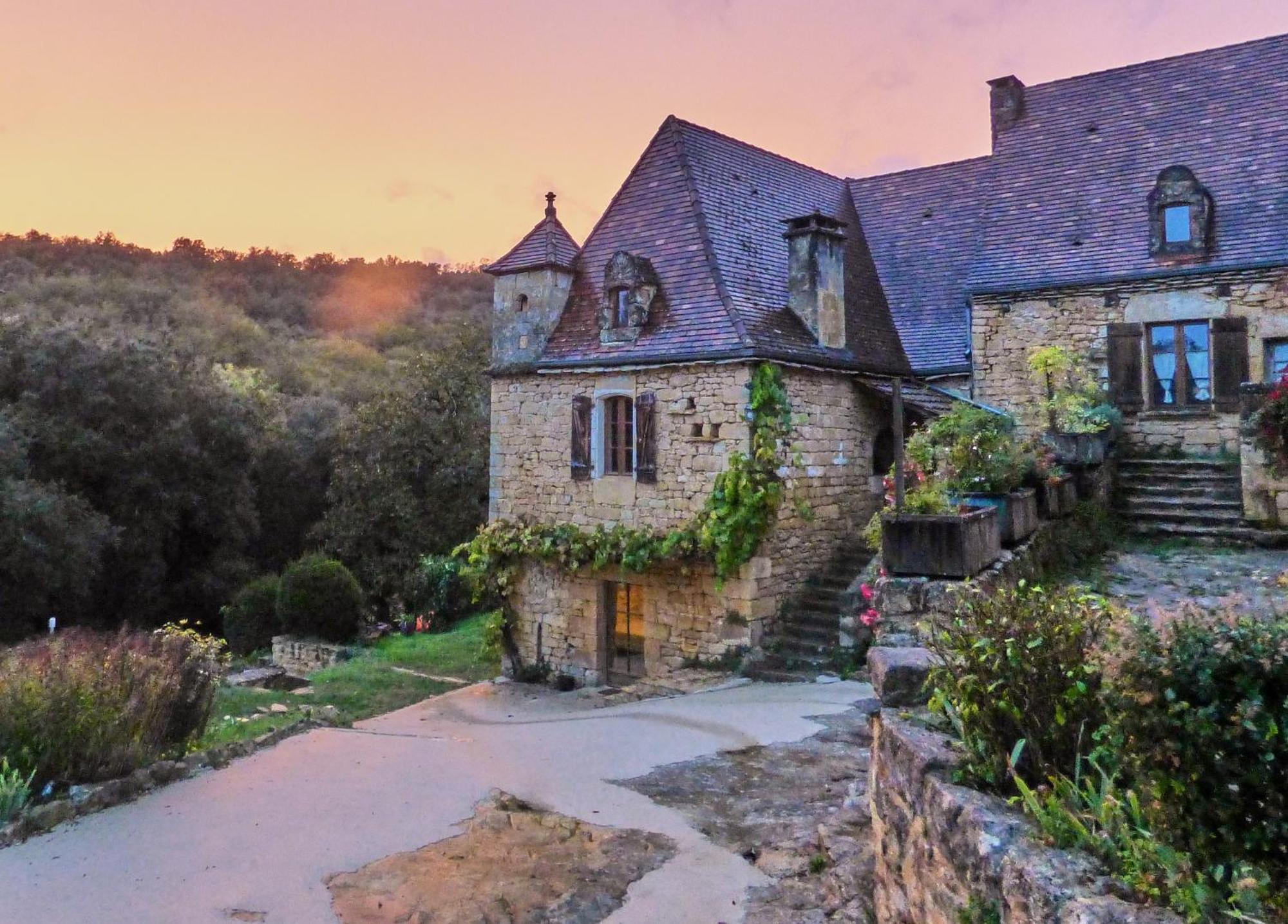 Domaine De Cantegrel - Gites De Charme Et Suite Troglodyte En Perigord ヴィトラック エクステリア 写真