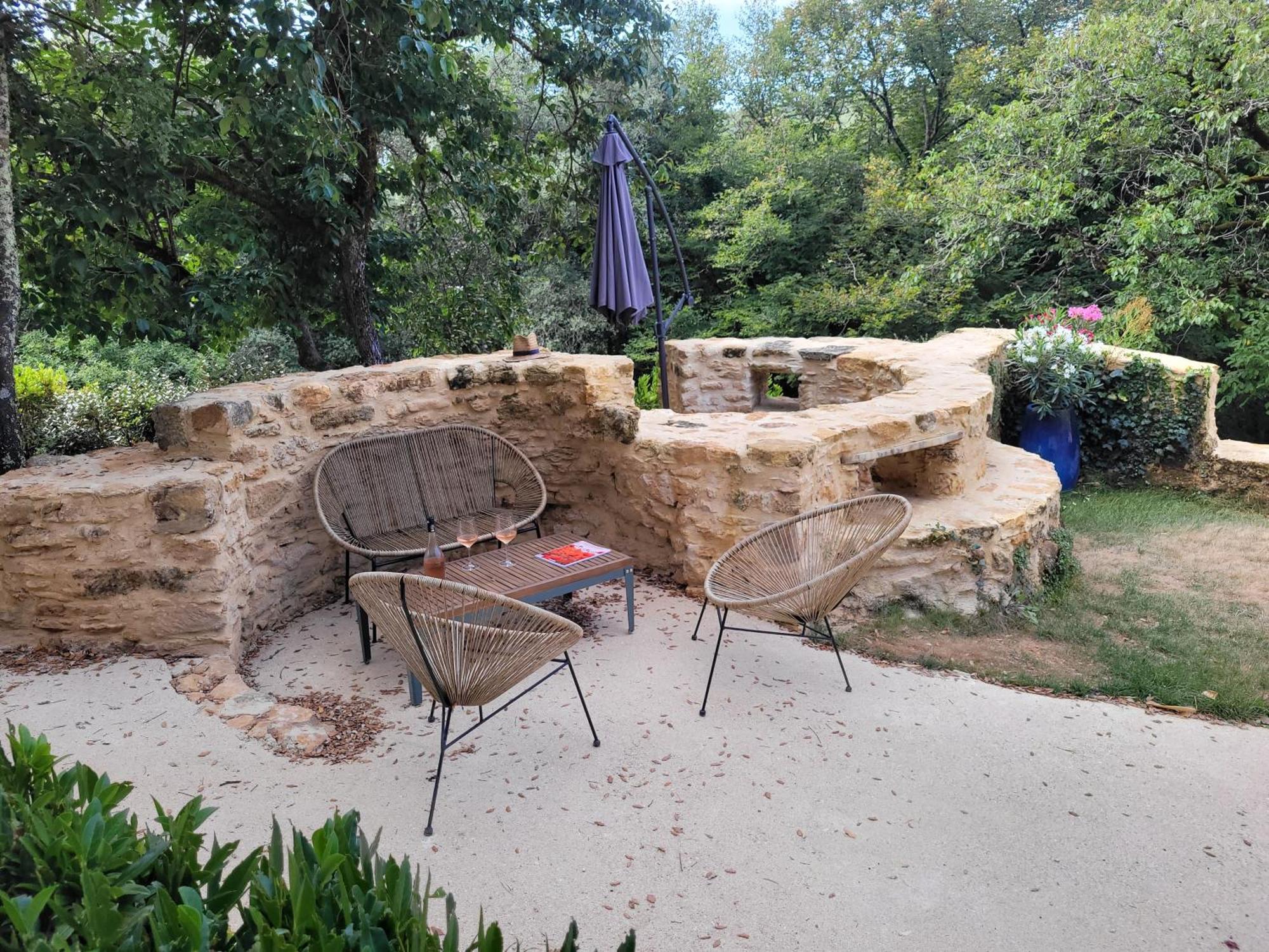 Domaine De Cantegrel - Gites De Charme Et Suite Troglodyte En Perigord ヴィトラック エクステリア 写真